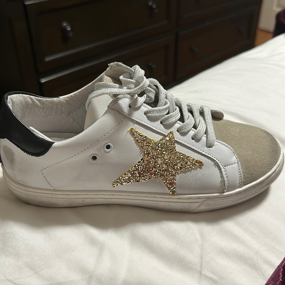 very similar to the golden goose ones, just doesn’t fit me anymore.
